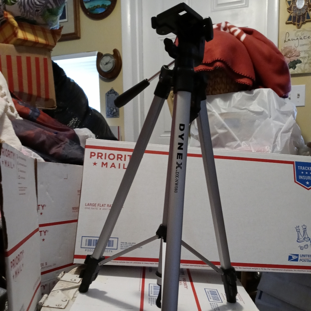 🌃DYNEX ALL PURPOSE TRIPOD DX-NW080